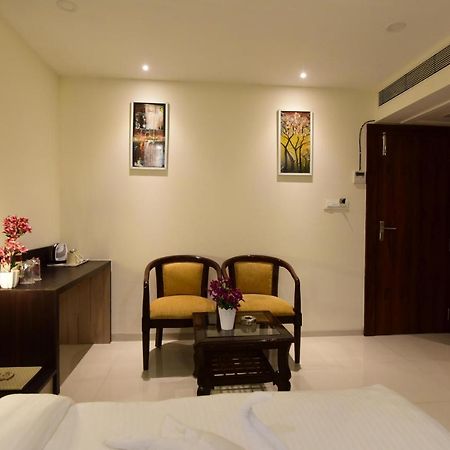 Hotel Dayal Shree Paradise Бхопал Экстерьер фото