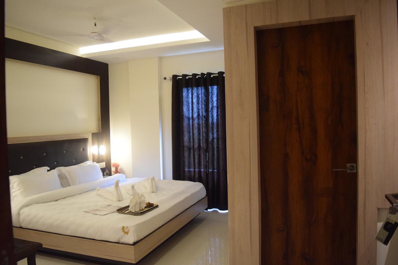 Hotel Dayal Shree Paradise Бхопал Экстерьер фото
