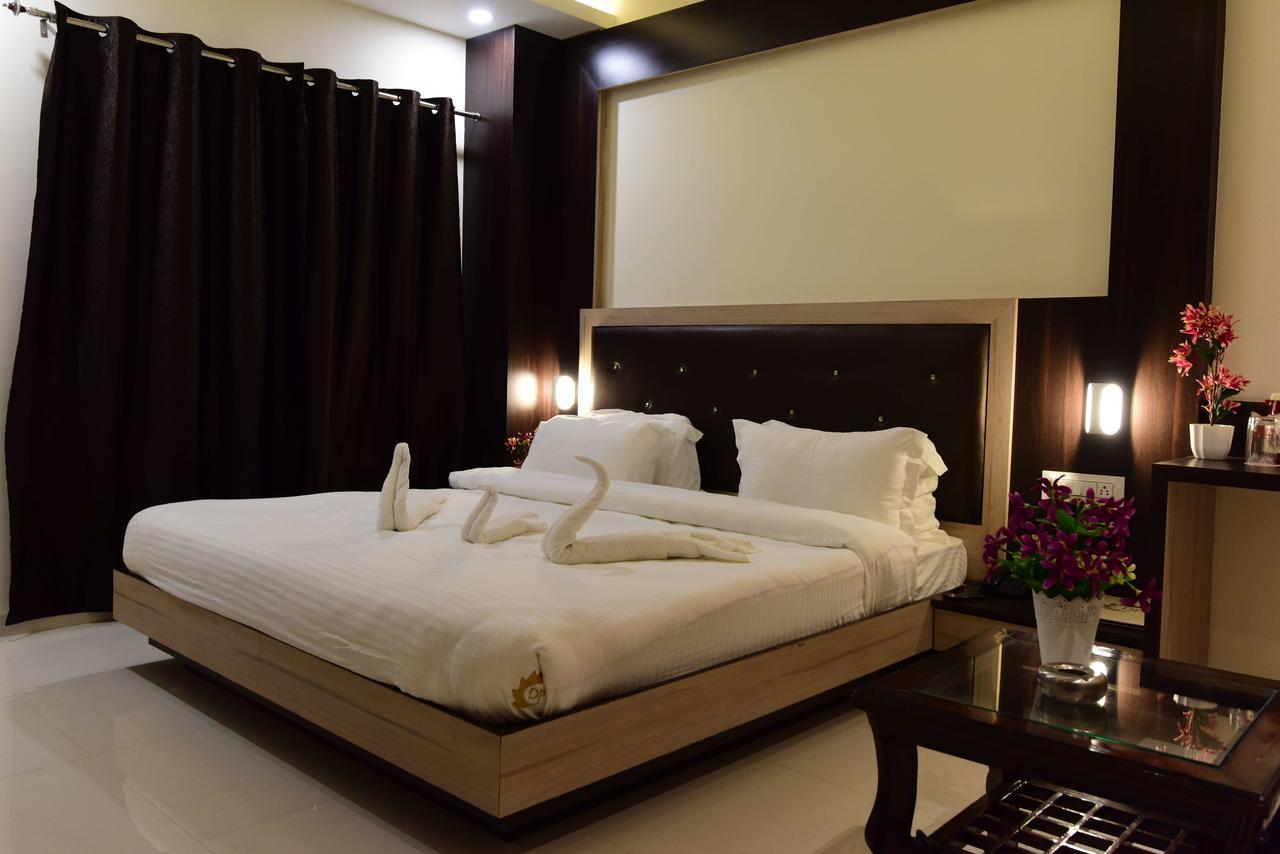 Hotel Dayal Shree Paradise Бхопал Экстерьер фото