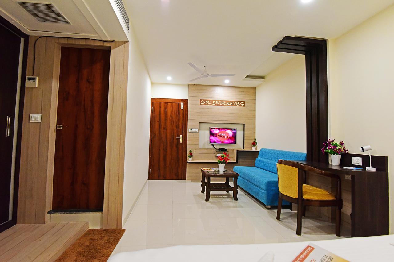 Hotel Dayal Shree Paradise Бхопал Экстерьер фото